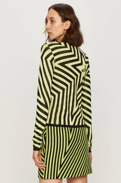 Γυναικεία Με φερμουάρ Love Moschino - Πλεκτή ζακέτα κίτρινο πράσινο 7 Γυναικεία Με φερμουάρ Love Moschino - Πλεκτή ζακέτα κίτρινο πράσινο -Love Moschino Κατάστημα unnamed file 2932