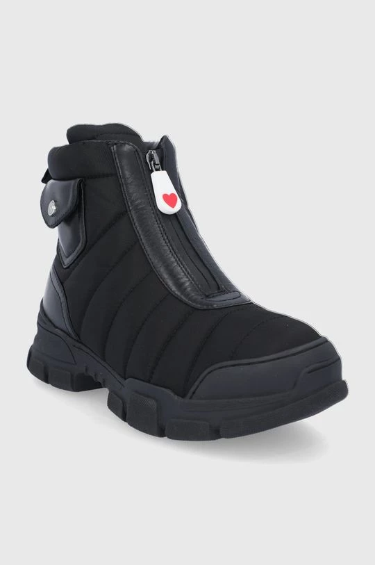 Γυναικεία Μποτάκια Love Moschino χρώμα: μαύρο 2 Γυναικεία Μποτάκια Love Moschino χρώμα: μαύρο - Image 2