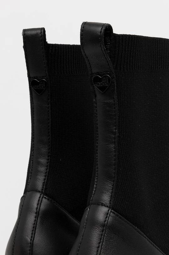 Γυναικεία Μποτάκια Love Moschino χρώμα: μαύρο 5 Γυναικεία Μποτάκια Love Moschino χρώμα: μαύρο - Image 5