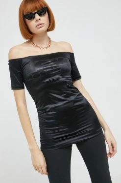 Γυναικεία Κοντομάνικο Μπλουζάκι Love Moschino μαύρο